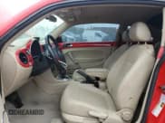 ✅ 2014 Volkswagen Beetle 2.0L TDI • VIN: 3VWJL7AT7EM632086 • Лот: 72912514. Опубликован ранее на Copart с пробегом 150 233 миль. Бесплатный доступ к архиву аукционных продаж из США и подробный отчёт об истории автомобиля на DreamBid. Изображение 7.