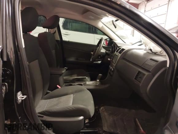 ✅ 2009 Dodge Avenger SE • VIN: 1B3LC46B29N525809 • Lot: 41918533. Wystawiony na IAAI z przebiegiem 147 269 mil. Bezpłatny archiwum sprzedaży aukcyjnych z USA i szczegółowy raport historii pojazdu na DreamBid. Zdjęcie 5.