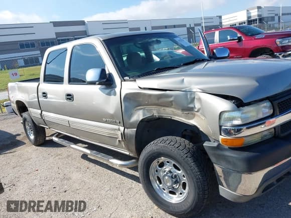 ✅ 2002 Chevrolet Silverado 2500HD LS • VIN: 1GCHK23U22F147301 • Lot: 43522784. Wystawiony na IAAI z przebiegiem 161 198 mil. Bezpłatny archiwum sprzedaży aukcyjnych z USA i szczegółowy raport historii pojazdu na DreamBid. Zdjęcie 6.
