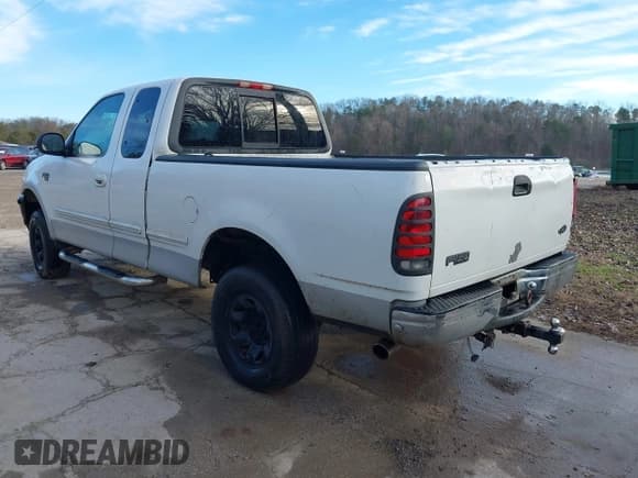 ✅ 2002 Ford F-150 XL • VIN: 1FTPX18L22NA23462 • Лот: 43911943. Опубликован ранее на IAAI с пробегом Не указан. Бесплатный доступ к архиву аукционных продаж из США и подробный отчёт об истории автомобиля на DreamBid. Изображение 3.