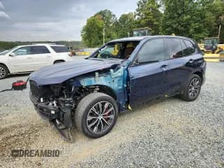 ✅ 2024 BMW X5 xDrive40i • VIN: 5UX23EU04R9V00662 • Лот: 85353625. Опубликован ранее на Copart с пробегом 39 941 миль. Бесплатный доступ к архиву аукционных продаж из США и подробный отчёт об истории автомобиля на DreamBid. Изображение 1.