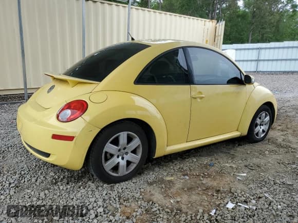 ✅ 2007 Volkswagen Beetle • VIN: 3VWPW31C67M519257 • Lot: 56223435. Listed on Copart with 126,034 mi. Free auction sales archive from the USA and detailed vehicle history report at DreamBid. Image 3.