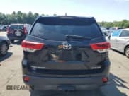 ✅ 2019 Toyota Highlander SE • VIN: 5TDJZRFHXKS603114 • Lot: 66489705. Wystawiony na Copart z przebiegiem 71 870 mil. Bezpłatny archiwum sprzedaży aukcyjnych z USA i szczegółowy raport historii pojazdu na DreamBid. Zdjęcie 6.