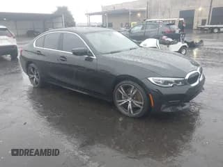 ✅ 2021 BMW 3 Series 330i • VIN: WBA5R1C0XMFK50391 • Lot: 43677318. Wystawiony na IAAI z przebiegiem 58 089 mil. Bezpłatny archiwum sprzedaży aukcyjnych z USA i szczegółowy raport historii pojazdu na DreamBid. Zdjęcie 1.