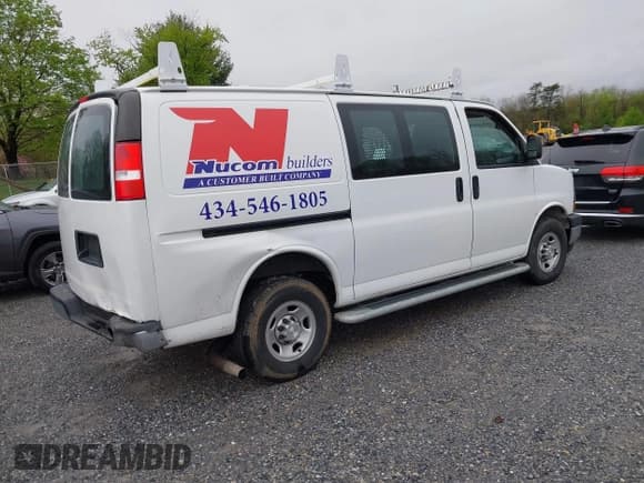✅ 2021 Chevrolet Express Cargo • VIN: 1GCWGAF7XM1217071 • Lot: 41959458. Wystawiony na IAAI z przebiegiem 42 596 mil. Bezpłatny archiwum sprzedaży aukcyjnych z USA i szczegółowy raport historii pojazdu na DreamBid. Zdjęcie 4.