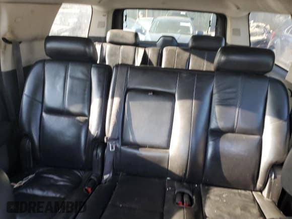 ✅ 2007 Chevrolet Suburban LT • VIN: 1GNFK16367J313299 • Lot: 65272584. Wystawiony na Copart z przebiegiem 232 320 mil. Bezpłatny archiwum sprzedaży aukcyjnych z USA i szczegółowy raport historii pojazdu na DreamBid. Zdjęcie 10.