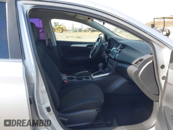 ✅ 2019 Nissan Sentra SV • VIN: 3N1AB7AP2KY343634 • Лот: 43211060. Опубликован ранее на IAAI с пробегом 70 352 миль. Бесплатный доступ к архиву аукционных продаж из США и подробный отчёт об истории автомобиля на DreamBid. Изображение 5.