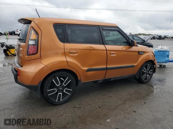 ✅ 2010 Kia Soul Sport • VIN: KNDJT2A21A7113889 • Lot: 90808205. Wystawiony na Copart z przebiegiem 126 741 mil. Bezpłatny archiwum sprzedaży aukcyjnych z USA i szczegółowy raport historii pojazdu na DreamBid. Zdjęcie 3.