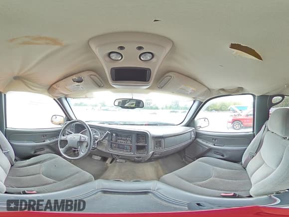 ✅ 2004 Chevrolet Silverado 2500HD LS • VIN: 1GCHK23U84F104066 • Lot: 70568395. Wystawiony na Copart z przebiegiem 185 726 mil. Bezpłatny archiwum sprzedaży aukcyjnych z USA i szczegółowy raport historii pojazdu na DreamBid. Zdjęcie 15.