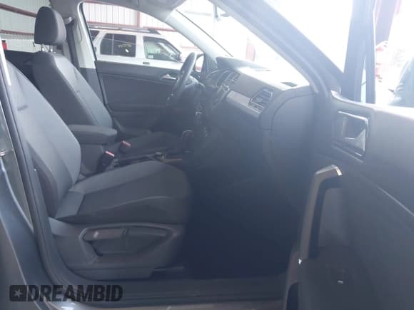 ✅ 2018 Volkswagen Tiguan S • VIN: 3VV0B7AX1JM009711 • Lot: 43117822. Listed on IAAI with 133,173 mi. Free auction sales archive from the USA and detailed vehicle history report at DreamBid. Image 5.