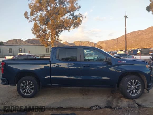 ✅ 2020 Chevrolet Silverado 1500 RST • VIN: 3GCUYEED5LG116216 • Лот: 43745706. Опубликован ранее на IAAI с пробегом 47 222 миль. Бесплатный доступ к архиву аукционных продаж из США и подробный отчёт об истории автомобиля на DreamBid. Изображение 14.