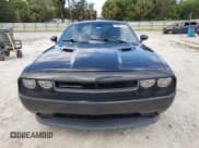 ✅ 2013 Dodge Challenger SXT • VIN: 2C3CDYAG8DH662846 • Lot: 73607164. Wystawiony na Copart z przebiegiem Nie podano. Bezpłatny archiwum sprzedaży aukcyjnych z USA i szczegółowy raport historii pojazdu na DreamBid. Zdjęcie 5.