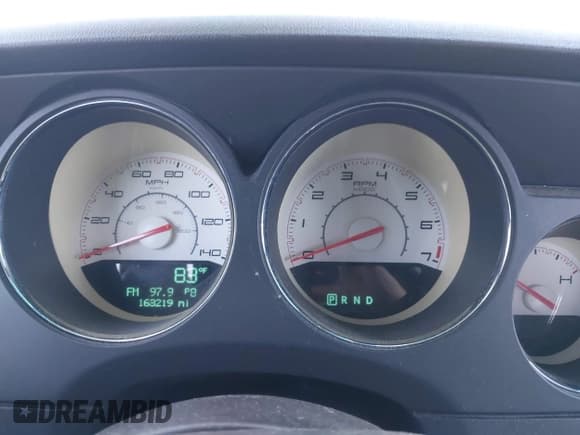 ✅ 2013 Dodge Challenger Rallye Redline • VIN: 2C3CDYAG2DH699956 • Lot: 41816174. Wystawiony na IAAI z przebiegiem 163 219 mil. Bezpłatny archiwum sprzedaży aukcyjnych z USA i szczegółowy raport historii pojazdu na DreamBid. Zdjęcie 7.