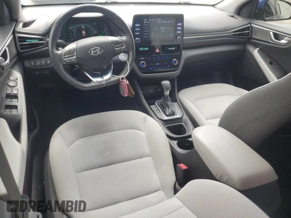 ✅ 2021 Hyundai Ioniq SE • VIN: KMHC75LC2MU252774 • Lot: 47919995. Wystawiony na Copart z przebiegiem 84 028 mil. Bezpłatny archiwum sprzedaży aukcyjnych z USA i szczegółowy raport historii pojazdu na DreamBid. Zdjęcie 8.