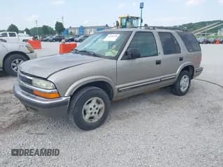 ✅ 1998 Chevrolet Blazer LS • VIN: 1GNDT13W3W2188709 • Lot: 42454694. Wystawiony na IAAI z przebiegiem Nie podano. Bezpłatny archiwum sprzedaży aukcyjnych z USA i szczegółowy raport historii pojazdu na DreamBid. Zdjęcie 2.