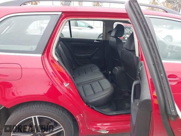 ✅ 2011 Volkswagen Jetta S • VIN: 3VWPX7AJ5BM612671 • Лот: 43784887. Опубликован ранее на IAAI с пробегом 228 527 миль. Бесплатный доступ к архиву аукционных продаж из США и подробный отчёт об истории автомобиля на DreamBid. Изображение 8.