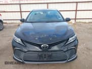 ✅ 2023 Toyota Camry LE • VIN: 4T1C11AK1PU778726 • Lot: 43557660. Wystawiony na IAAI z przebiegiem 91 721 mil. Bezpłatny archiwum sprzedaży aukcyjnych z USA i szczegółowy raport historii pojazdu na DreamBid. Zdjęcie 12.