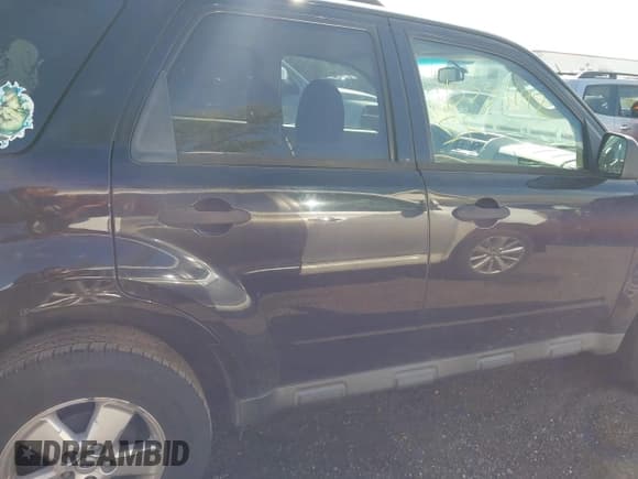 ✅ 2009 Ford Escape XLT • VIN: 1FMCU03G39KD06746 • Lot: 43337192. Wystawiony na IAAI z przebiegiem 246 386 mil. Bezpłatny archiwum sprzedaży aukcyjnych z USA i szczegółowy raport historii pojazdu na DreamBid. Zdjęcie 14.