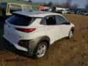 2019 Hyundai Kona SE z VIN KM8K1CAA8KU373275, wystawiony jako Copart lot #70511242 z przebiegiem Nie podano mil oraz . Historia ofert i sprzedaży dostępna na DreamBid. Obrazek 3.