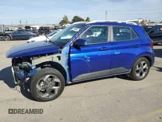 2022 Hyundai Venue SEL с VIN KMHRC8A3XNU161926, выставлен на аукционе Copart как лот 77462654 с пробегом 56 693 миль миль и Списание • Salvage title. История ставок и продаж доступна на DreamBid. Изображение 1.