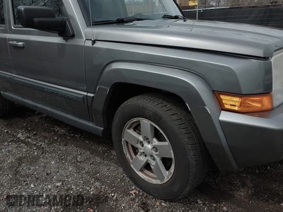 ✅ 2008 Jeep Commander Sport • VIN: 1J8HG48K98C135234 • Lot: 41920183. Listed on IAAI with 247,452 mi. Free auction sales archive from the USA and detailed vehicle history report at DreamBid. Image 12.