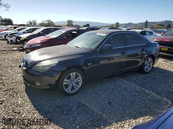 ✅ 2010 BMW 5 Series 528i xDrive • VIN: WBANV1C52AC443395 • Lot: 91052715. Wystawiony na Copart z przebiegiem 114 441 mil. Bezpłatny archiwum sprzedaży aukcyjnych z USA i szczegółowy raport historii pojazdu na DreamBid. Zdjęcie 1.