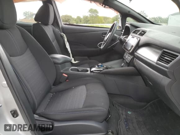 ✅ 2019 Nissan LEAF SV Plus • VIN: 1N4BZ1CP3KC321311 • Lot: 60570862. Wystawiony na Copart z przebiegiem 15 366 mil. Bezpłatny archiwum sprzedaży aukcyjnych z USA i szczegółowy raport historii pojazdu na DreamBid. Zdjęcie 5.