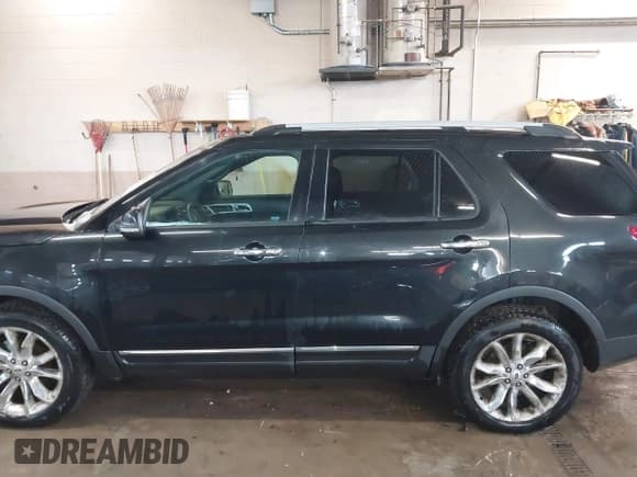 ✅ 2013 Ford Explorer Limited • VIN: 1FM5K8F84DGA84084 • Lot: 41859534. Wystawiony na IAAI z przebiegiem 220 437 mil. Bezpłatny archiwum sprzedaży aukcyjnych z USA i szczegółowy raport historii pojazdu na DreamBid. Zdjęcie 14.