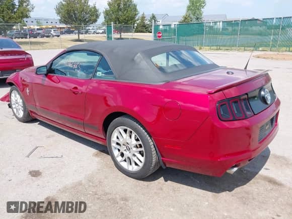 2014 Ford Mustang V6 с VIN 1ZVBP8EM0E5271274, выставлен на аукционе IAAI как лот 42962485 с пробегом 71 422 миль миль и . История ставок и продаж доступна на DreamBid. Изображение 3.