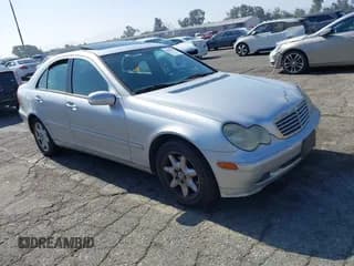 ✅ 2003 Mercedes-Benz C 240 • VIN: WDBRF61J13A480675 • Lot: 42899024. Wystawiony na IAAI z przebiegiem 157 050 mil. Bezpłatny archiwum sprzedaży aukcyjnych z USA i szczegółowy raport historii pojazdu na DreamBid. Zdjęcie 1.