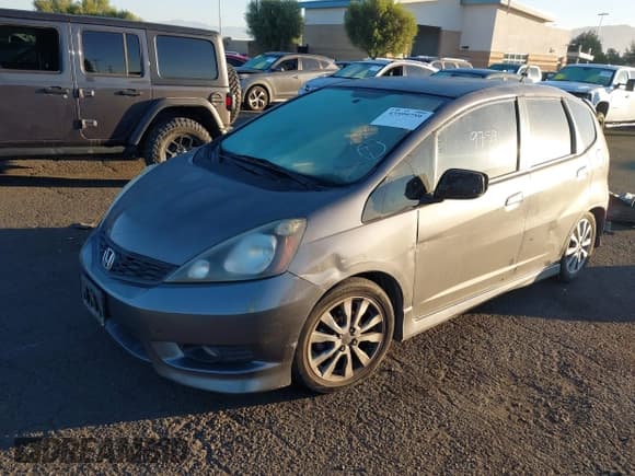 ✅ 2013 Honda Fit Sport • VIN: JHMGE8H52DC024933 • Лот: 43599759. Опубликован ранее на IAAI с пробегом 135 055 миль. Бесплатный доступ к архиву аукционных продаж из США и подробный отчёт об истории автомобиля на DreamBid. Изображение 21.