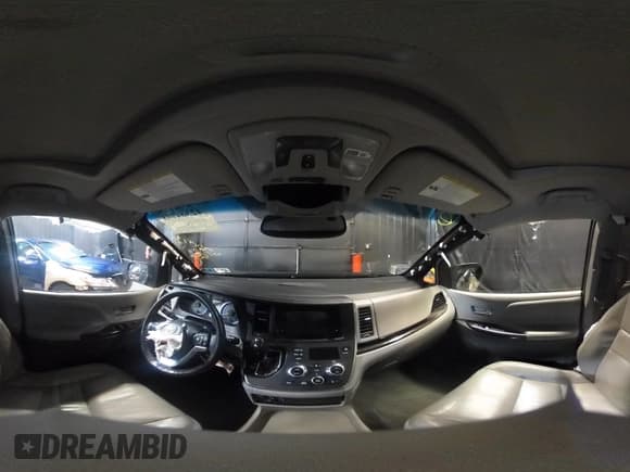 ✅ 2017 Toyota Sienna XLE Auto Access Seat • VIN: 5TDYZ3DC6HS773305 • Lot: 42364773. Listed on IAAI with 58,621 mi. Free auction sales archive from the USA and detailed vehicle history report at DreamBid. Image 20.