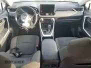 ✅ 2023 Toyota RAV4 LE • VIN: 2T3H1RFV8PC229122 • Lot: 49547895. Wystawiony na Copart z przebiegiem 46 647 mil. Bezpłatny archiwum sprzedaży aukcyjnych z USA i szczegółowy raport historii pojazdu na DreamBid. Zdjęcie 8.