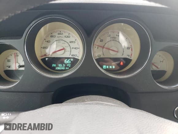 ✅ 2012 Dodge Challenger R/T • VIN: 2C3CDYBT6CH100759 • Lot: 81157394. Wystawiony na Copart z przebiegiem 106 243 mil. Bezpłatny archiwum sprzedaży aukcyjnych z USA i szczegółowy raport historii pojazdu na DreamBid. Zdjęcie 9.