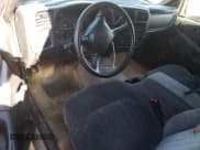 ✅ 2002 Chevrolet S-10 LS • VIN: 1GCCS145828255597 • Лот: 80866234. Опубликован ранее на Copart с пробегом 178 361 миль. Бесплатный доступ к архиву аукционных продаж из США и подробный отчёт об истории автомобиля на DreamBid. Изображение 8.