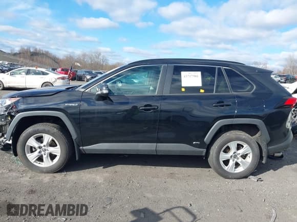 ✅ 2021 Toyota RAV4 Hybrid XLE • VIN: 4T3RWRFV4MU024834 • Лот: 43717901. Опубликован ранее на IAAI с пробегом 35 456 миль. Бесплатный доступ к архиву аукционных продаж из США и подробный отчёт об истории автомобиля на DreamBid. Изображение 14.