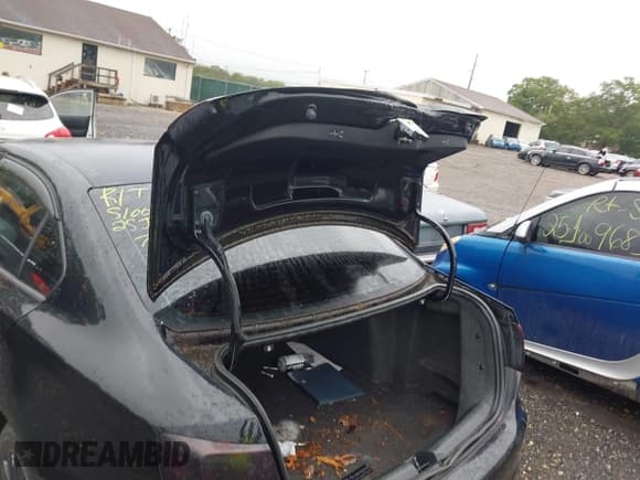 ✅ 2011 Volkswagen Jetta • VIN: 3VW2K7AJ0BM300704 • Лот: 43315616. Опубликован ранее на IAAI с пробегом Не указан. Бесплатный доступ к архиву аукционных продаж из США и подробный отчёт об истории автомобиля на DreamBid. Изображение 6.