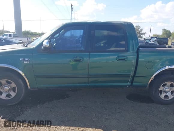 ✅ 2001 Ford F-150 XLT • VIN: 1FTRW07W51KE08645 • Lot: 43513274. Wystawiony na IAAI z przebiegiem Nie podano. Bezpłatny archiwum sprzedaży aukcyjnych z USA i szczegółowy raport historii pojazdu na DreamBid. Zdjęcie 14.