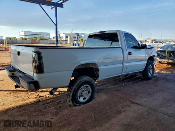 ✅ 2004 Chevrolet Silverado 2500HD Work Truck • VIN: 1GCHC24U14E386911 • Lot: 94688525. Wystawiony na Copart z przebiegiem 333 012 mil. Bezpłatny archiwum sprzedaży aukcyjnych z USA i szczegółowy raport historii pojazdu na DreamBid. Zdjęcie 3.