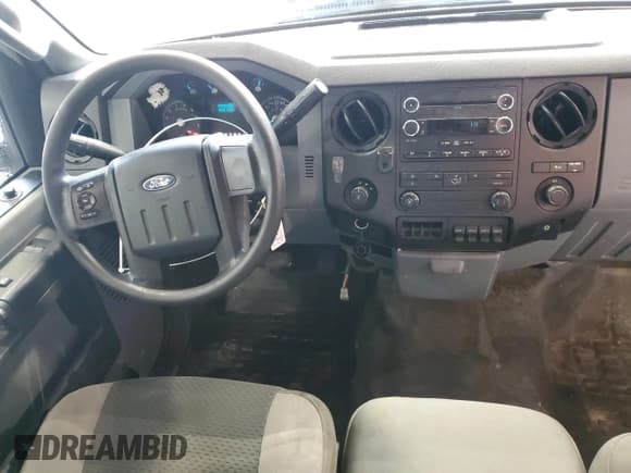 ✅ 2014 Ford F-250 XL • VIN: 1FTBF2B61EEA77152 • Lot: 67050665. Listed on Copart with 110,739 mi. Free auction sales archive from the USA and detailed vehicle history report at DreamBid. Image 8.