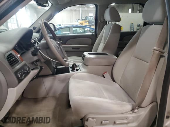 ✅ 2008 GMC Yukon SLT 4SB • VIN: 1GKFK13048R131532 • Лот: 49656505. Опубликован ранее на Copart с пробегом 100 636 миль. Бесплатный доступ к архиву аукционных продаж из США и подробный отчёт об истории автомобиля на DreamBid. Изображение 7.