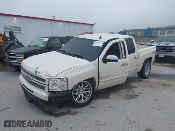 ✅ 2013 Chevrolet Silverado 1500 LTZ • VIN: 3GCPKTE78DG311421 • Lot: 42689139. Wystawiony na IAAI z przebiegiem 231 461 mil. Bezpłatny archiwum sprzedaży aukcyjnych z USA i szczegółowy raport historii pojazdu na DreamBid. Zdjęcie 2.