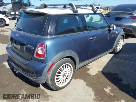 ✅ 2011 MINI Hardtop S • VIN: WMWSV3C51BTY13204 • Лот: 42940149. Опубликован ранее на IAAI с пробегом 89 114 миль. Бесплатный доступ к архиву аукционных продаж из США и подробный отчёт об истории автомобиля на DreamBid. Изображение 4.