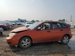 ✅ 2005 Ford Focus S • VIN: 3FAFP37N35R131977 • Лот: 64410885. Опубликован ранее на Copart с пробегом Не указан. Бесплатный доступ к архиву аукционных продаж из США и подробный отчёт об истории автомобиля на DreamBid. Изображение 1.