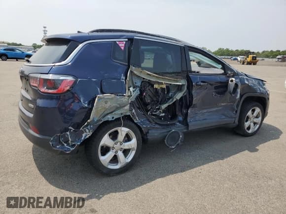 ✅ 2019 Jeep Compass Latitude • VIN: 3C4NJDBB3KT646082 • Lot: 60511205. Listed on Copart with 41,096 mi. Free auction sales archive from the USA and detailed vehicle history report at DreamBid. Image 3.