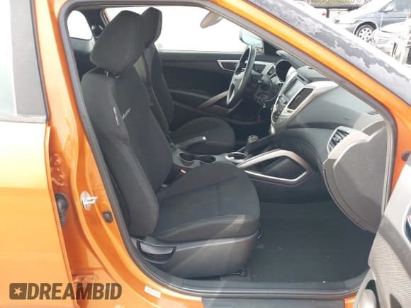 ✅ 2013 Hyundai Veloster w/Black Int • VIN: KMHTC6AD0DU169826 • Lot: 43742178. Listed on IAAI with 127,960 mi. Free auction sales archive from the USA and detailed vehicle history report at DreamBid. Image 5.