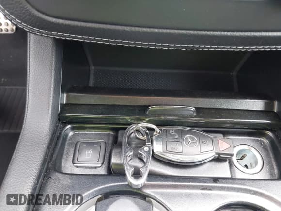 ✅ 2015 Mercedes-Benz M 400 • VIN: 4JGDA5GB2FA575010 • Лот: 42373347. Опубликован ранее на IAAI с пробегом 117 031 миль. Бесплатный доступ к архиву аукционных продаж из США и подробный отчёт об истории автомобиля на DreamBid. Изображение 11.