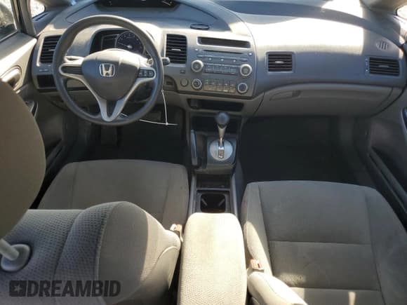 ✅ 2010 Honda Civic DX-G • VIN: 2HGFA1F48AH019823 • Лот: 81865535. Опубликован ранее на Copart с пробегом 180 221 миль. Бесплатный доступ к архиву аукционных продаж из США и подробный отчёт об истории автомобиля на DreamBid. Изображение 8.