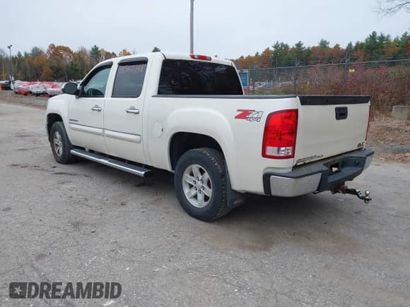 ✅ 2013 GMC Sierra 1500 SLE • VIN: 3GTP2VE70DG301560 • Лот: 43567798. Опубликован ранее на IAAI с пробегом 147 389 миль. Бесплатный доступ к архиву аукционных продаж из США и подробный отчёт об истории автомобиля на DreamBid. Изображение 3.