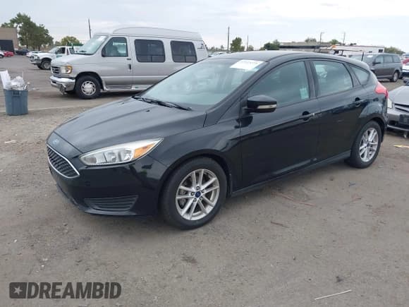 ✅ 2015 Ford Focus SE • VIN: 1FADP3K24FL369146 • Lot: 43523275. Wystawiony na IAAI z przebiegiem 148 535 mil. Bezpłatny archiwum sprzedaży aukcyjnych z USA i szczegółowy raport historii pojazdu na DreamBid. Zdjęcie 2.
